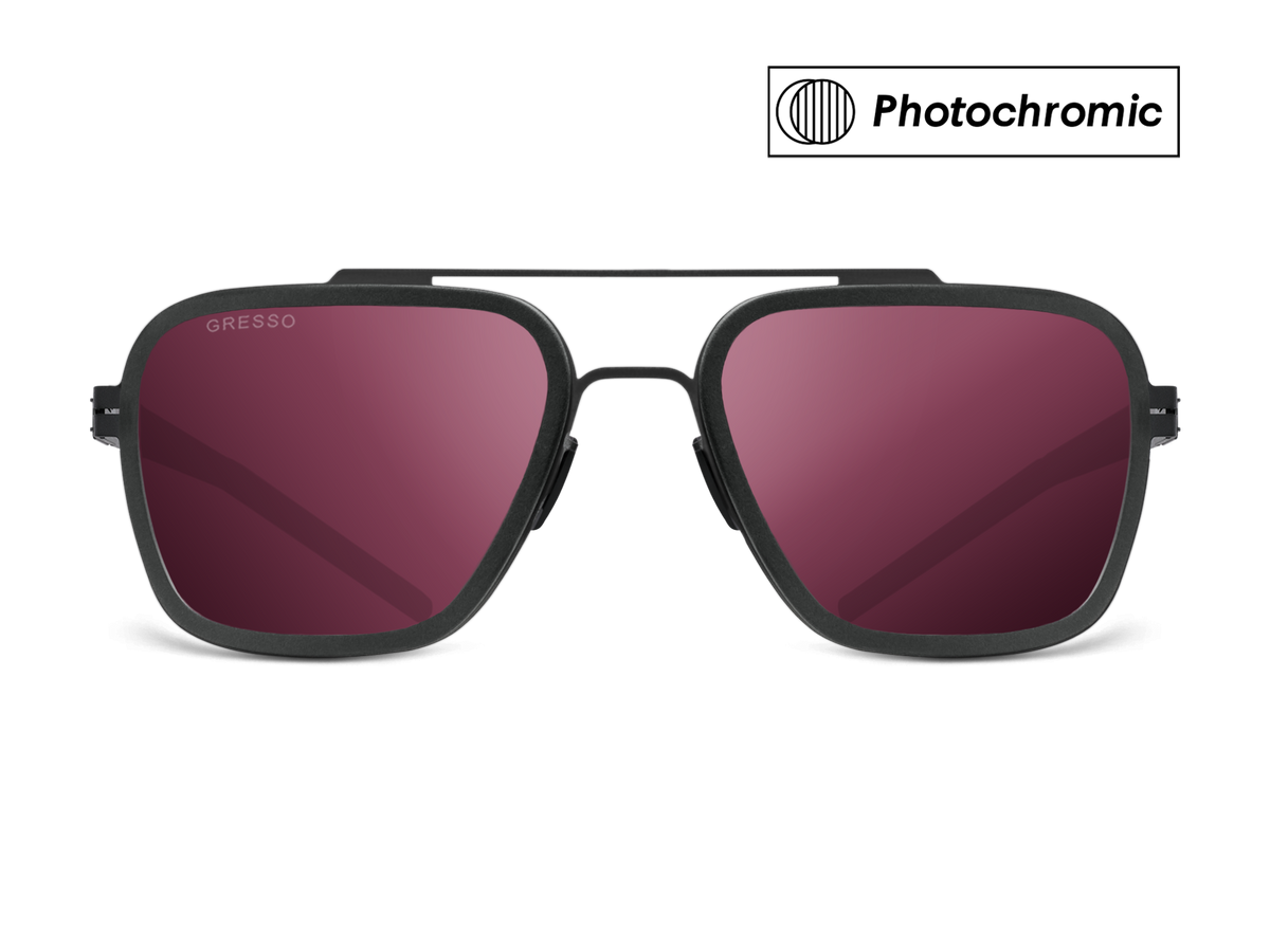 Черные мужские солнцезащитные очки-хамелеоны GRESSO Boston в стиле авиатор, изготовленные из титана, с фотохромными линзами Zeiss #color_фиолетовый монолит / фотохром