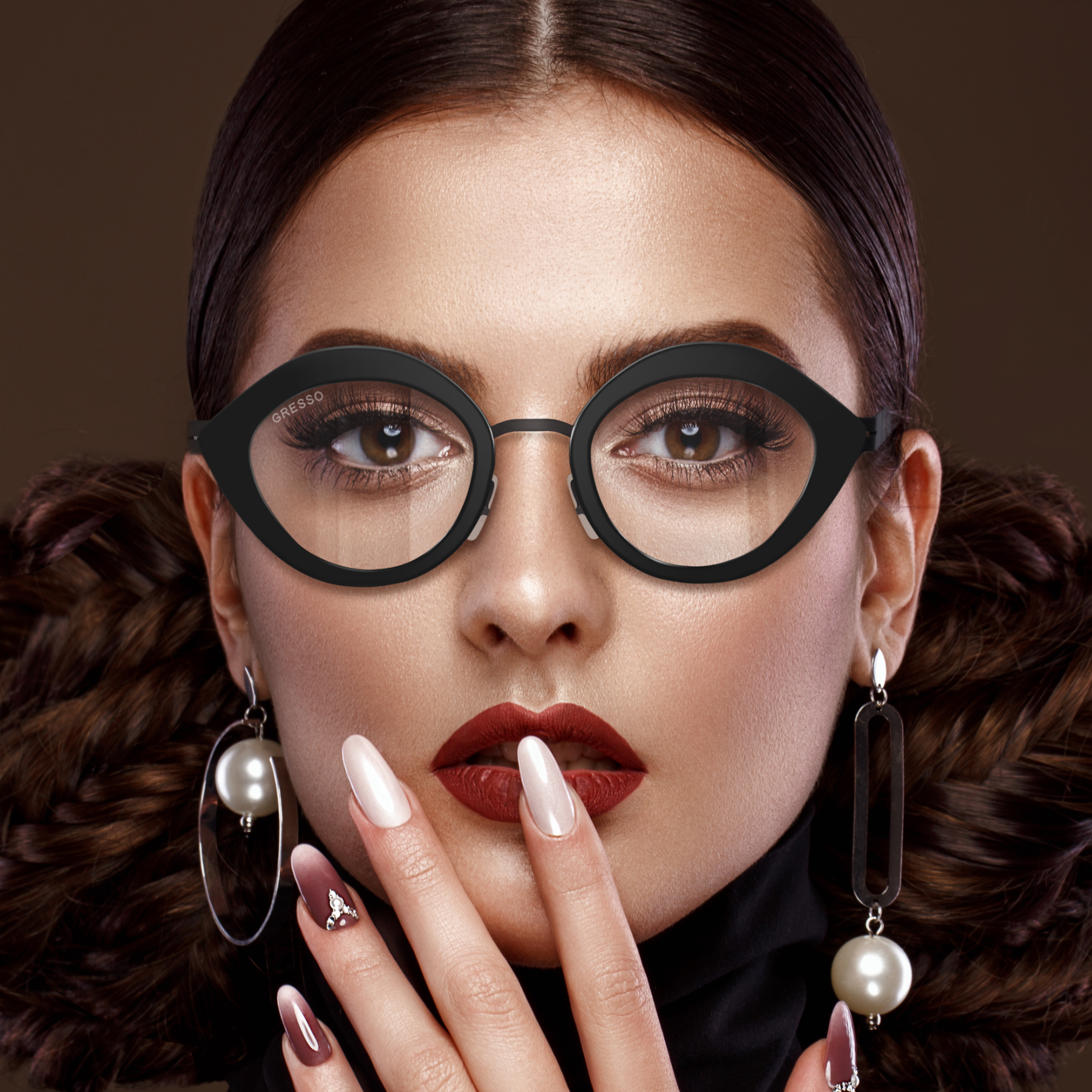 Купить онлайн или в салонах оптики в Москве и Санкт-Петербурге женские титановые очки для зрения GRESSO Colette с диоптриями, изготовленные по вашему рецепту. Воспользуйтесь услугой бесплатной проверки зрения и консультацией опытного врача-офтальмолога.