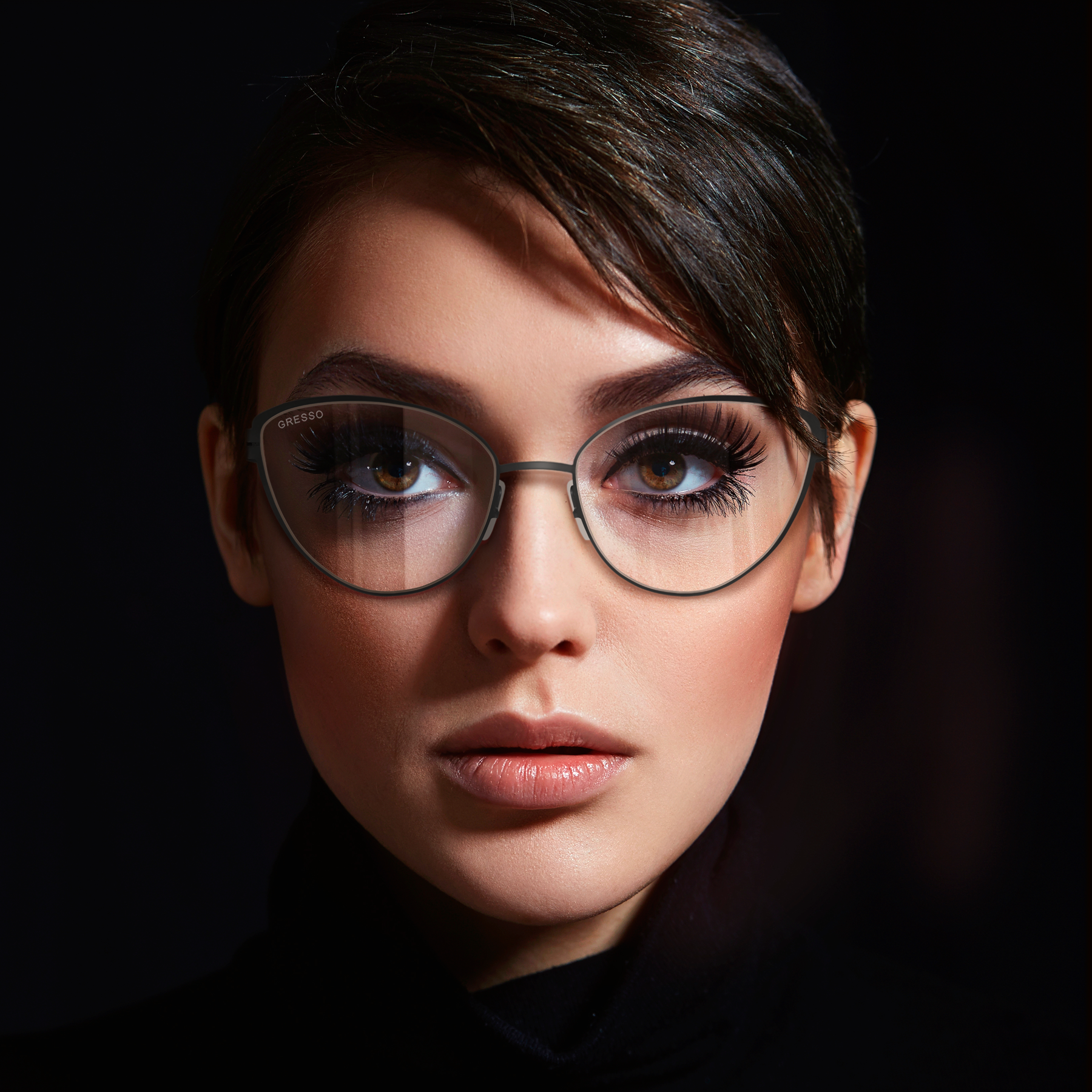 Купить онлайн или в салонах оптики в Москве и Санкт-Петербурге мужские титановые очки для зрения GRESSO Isabelle с диоптриями, изготовленные по вашему рецепту. Воспользуйтесь услугой бесплатной проверки зрения и консультацией опытного врача-офтальмолога.